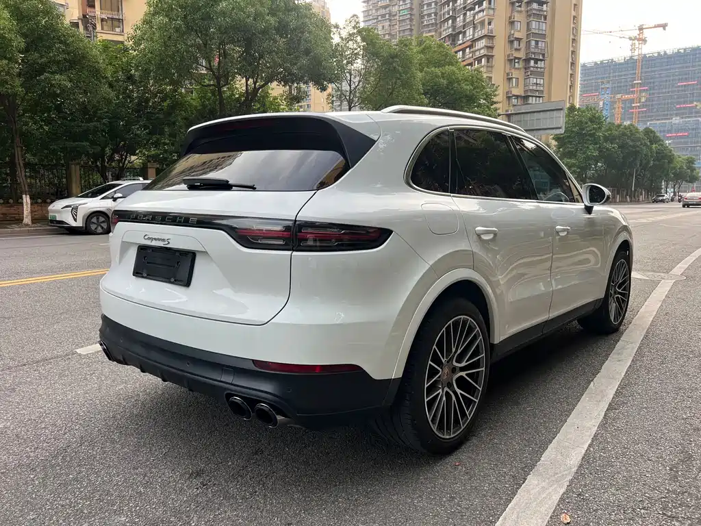 Porsche Cayenne 2018 — фото 12