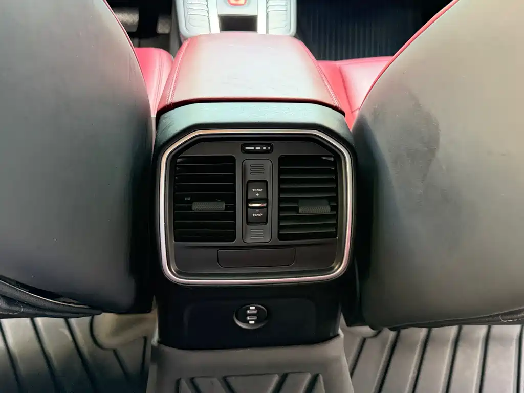 Porsche Macan 2020 — фото 15