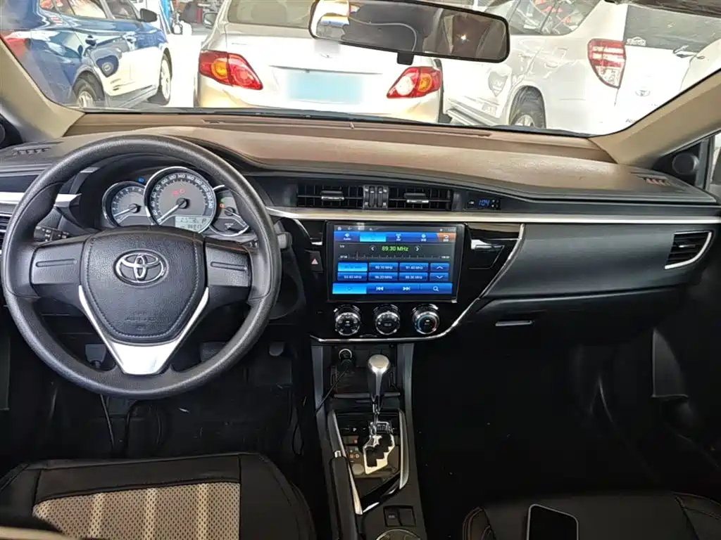 Toyota Corolla 2018 — фото 10
