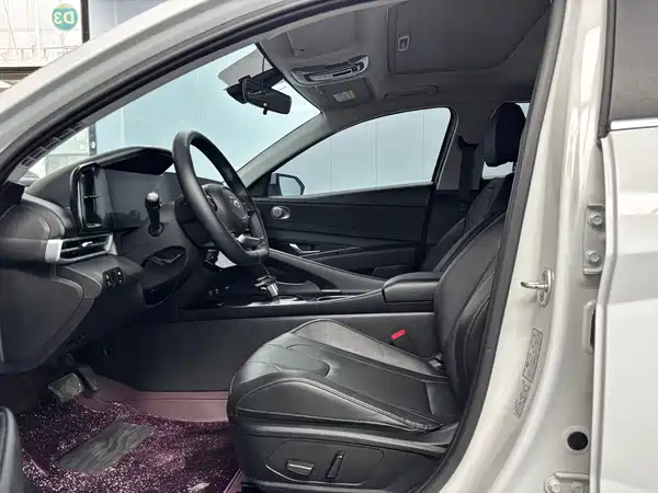 Hyundai Elantra 2023