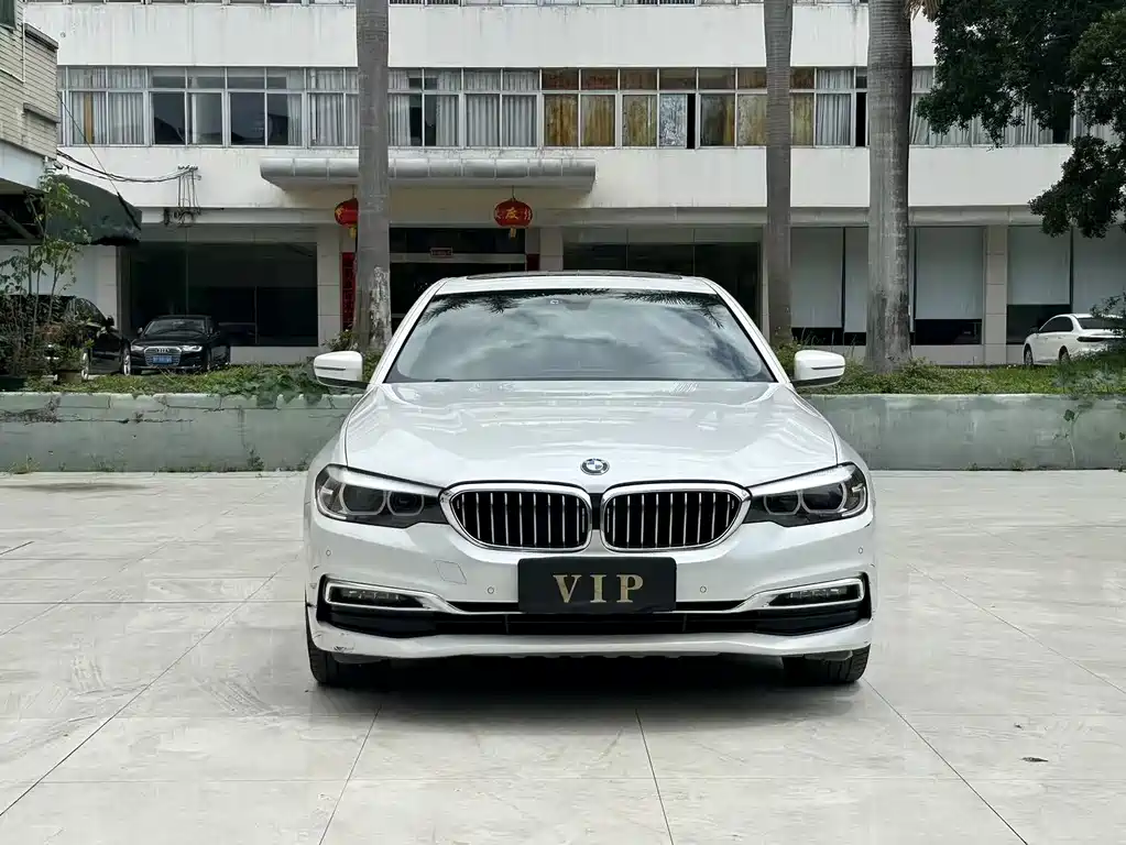 BMW 5 Series 2019 — фото 3