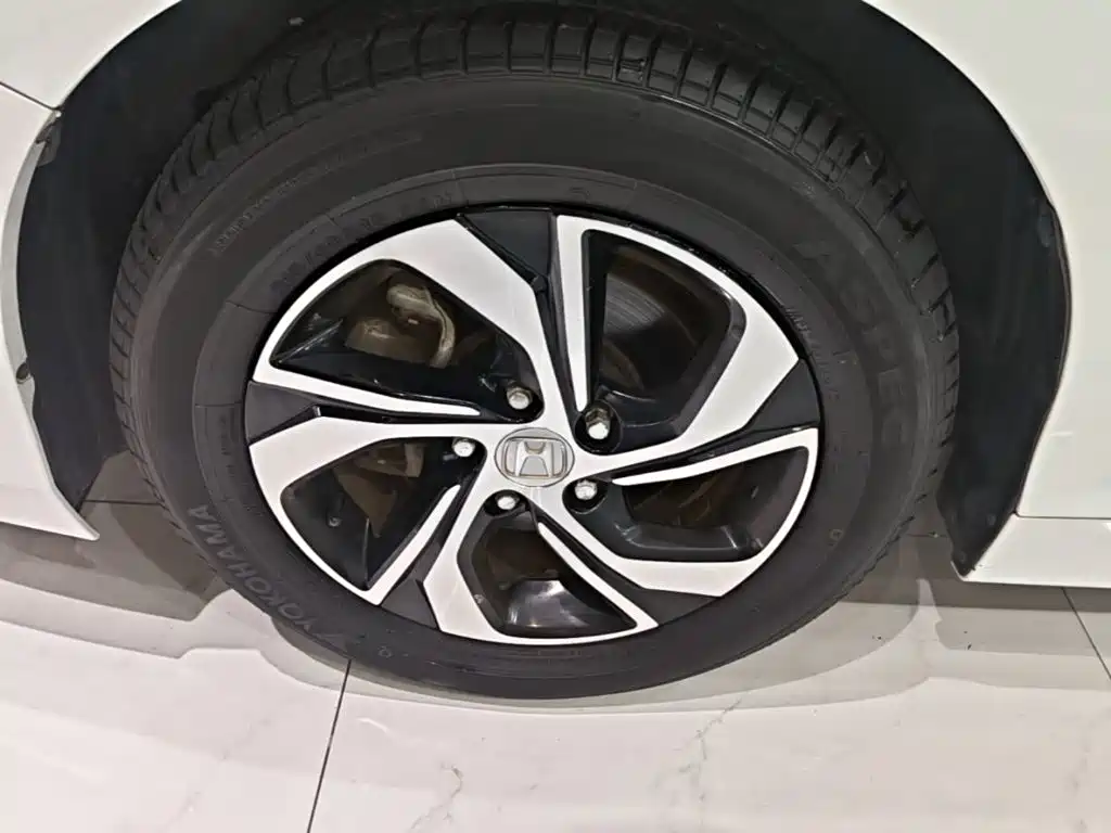Honda Accord 2017 — фото 23