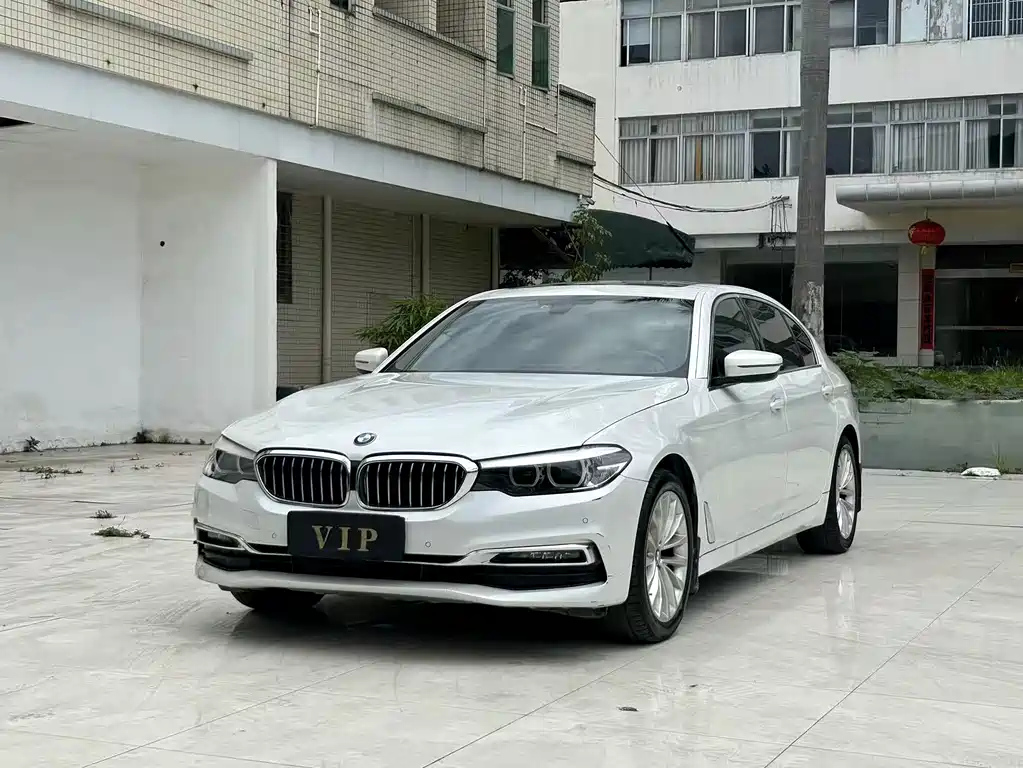 BMW 5 Series 2019 — фото 1