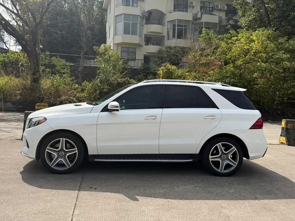 Mercedes-Benz GLE 2018 — фото 15