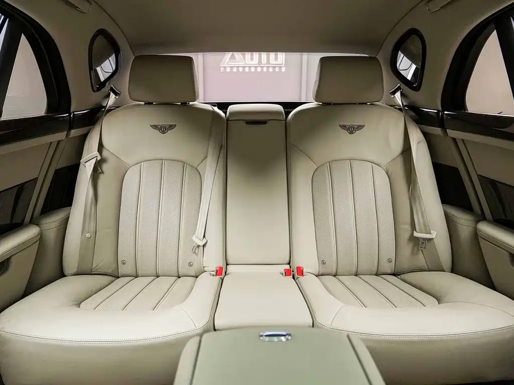 Bentley Mulsanne 2017 — фото 14