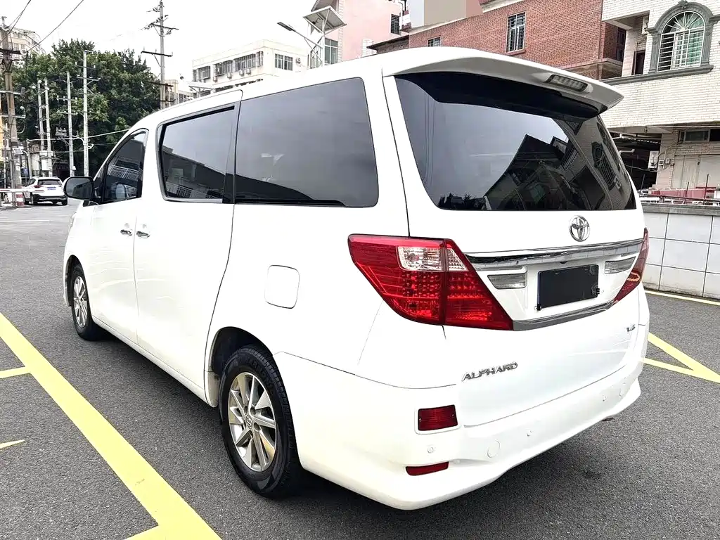 Toyota Alphard 2012 — фото 9