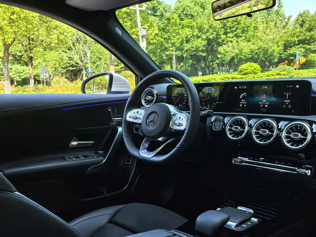 Mercedes-Benz A-Class 2021 — фото 15