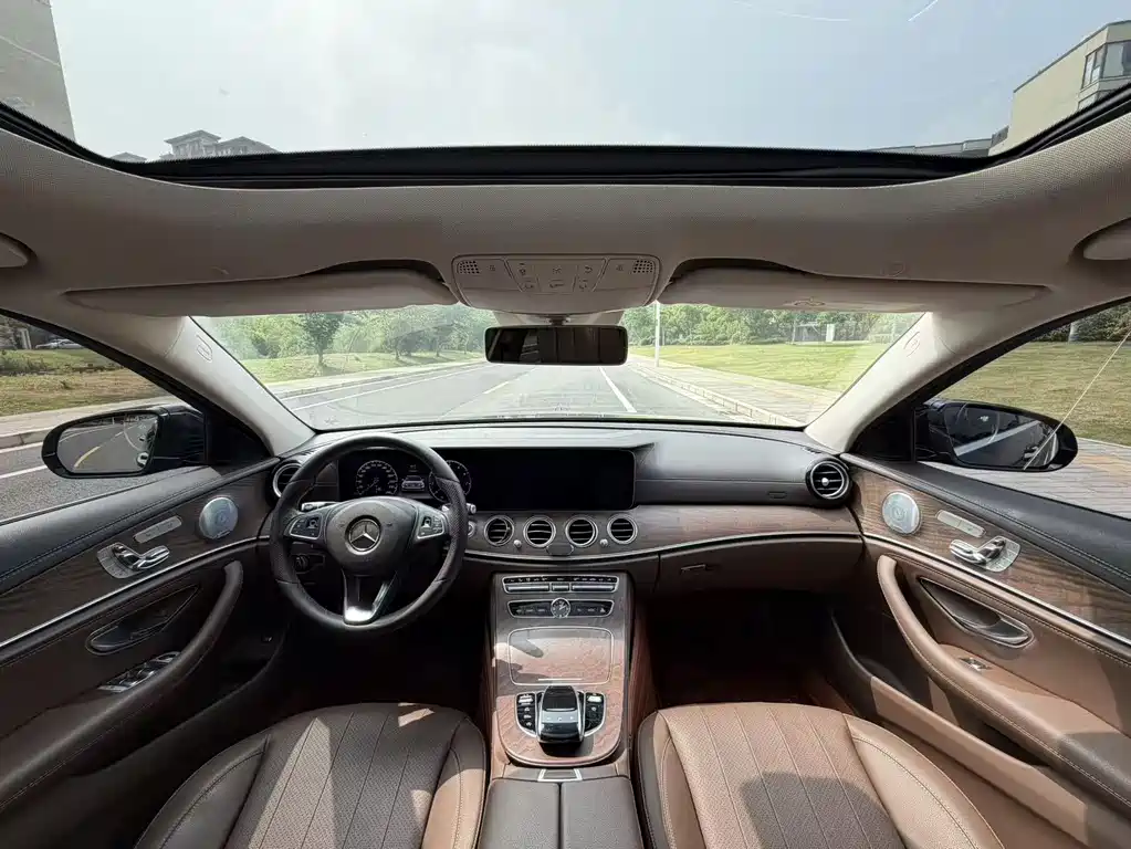 Mercedes-Benz E-Class 2018 — фото 13