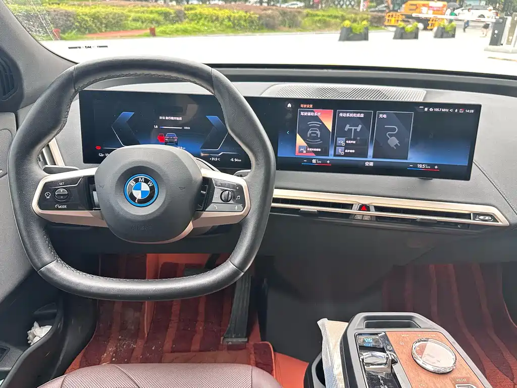 BMW iX 2023 — фото 11