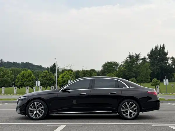 Mercedes-Benz E-Class 2024