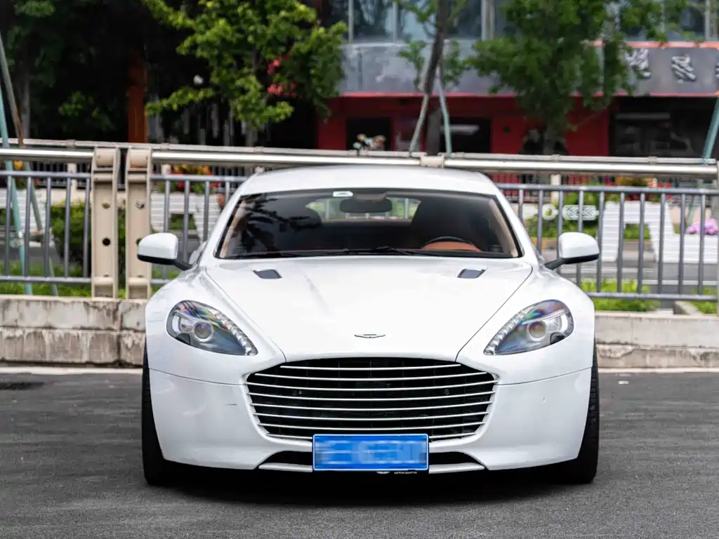 Aston Martin Rapide 2011 — фото 2