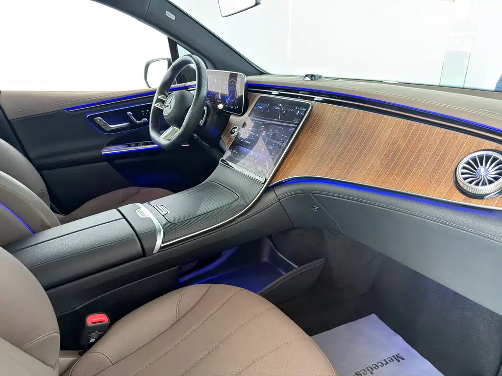 Mercedes-Benz EQE SUV 2024 — фото 10