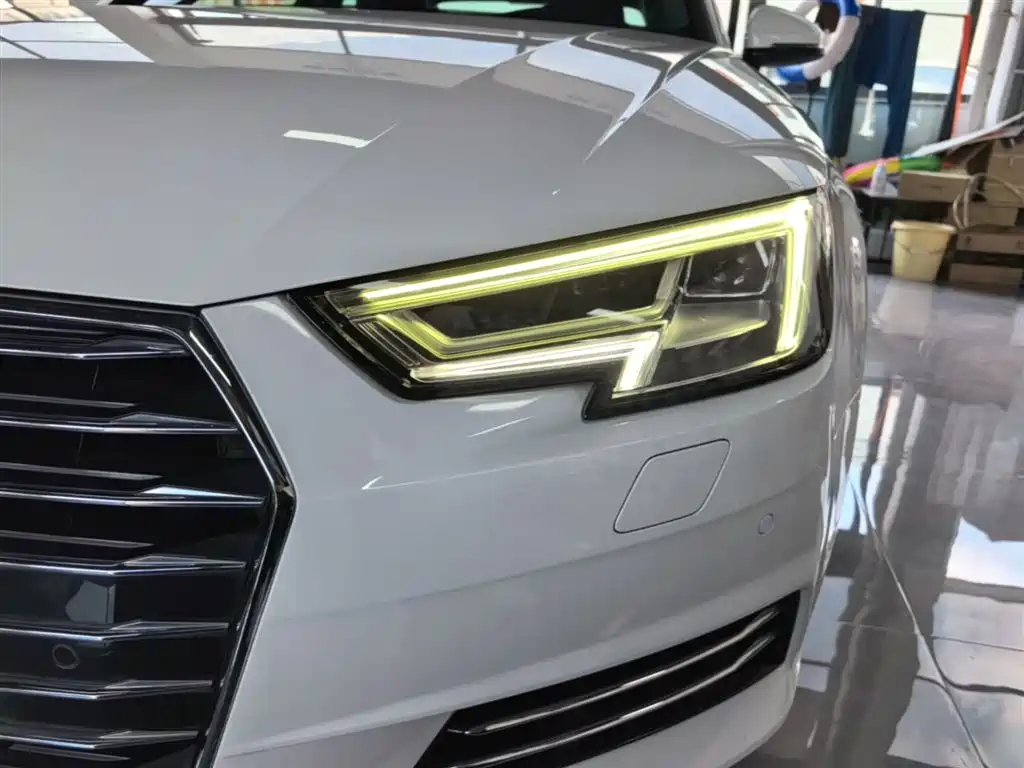 Audi A4L 2018 — фото 24