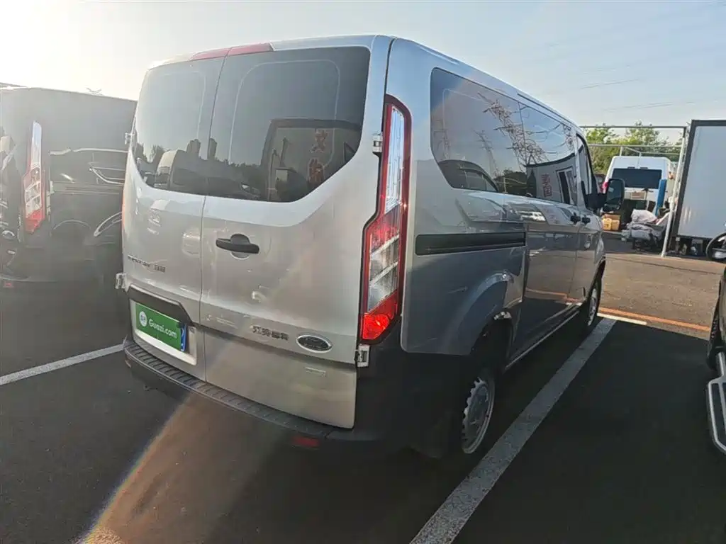 Ford Transit 2021 — фото 7