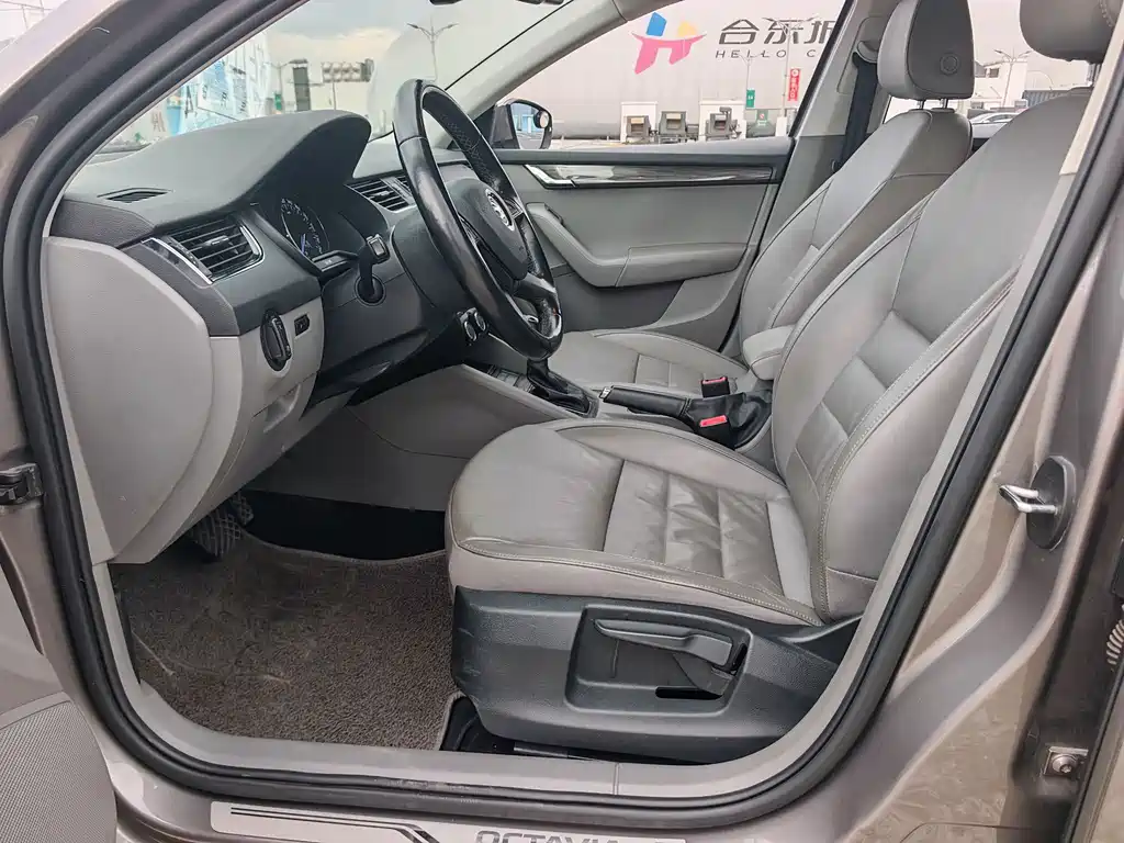 Skoda Octavia 2014 — фото 11