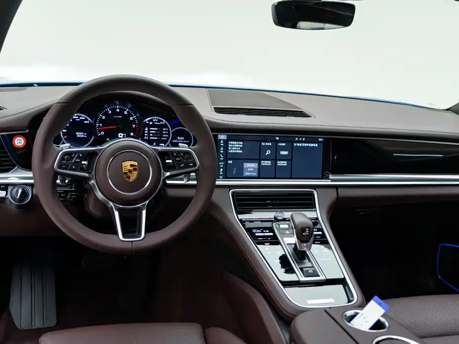 Porsche Panamera 2018 — фото 14