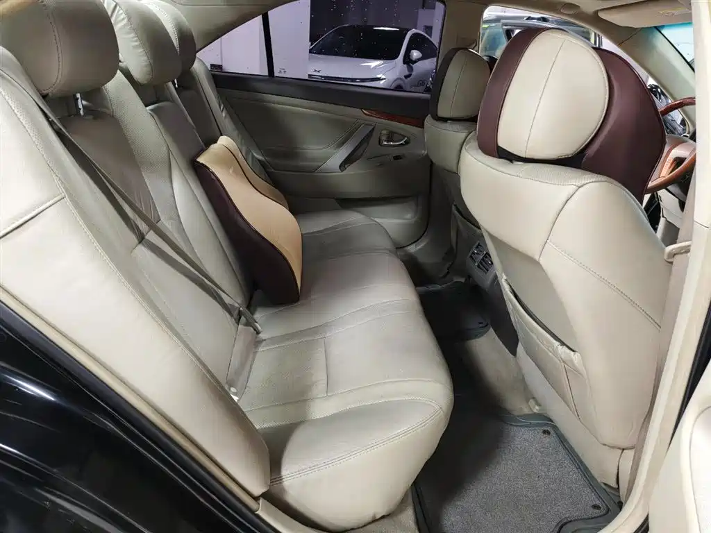 Toyota Camry 2008 — фото 11