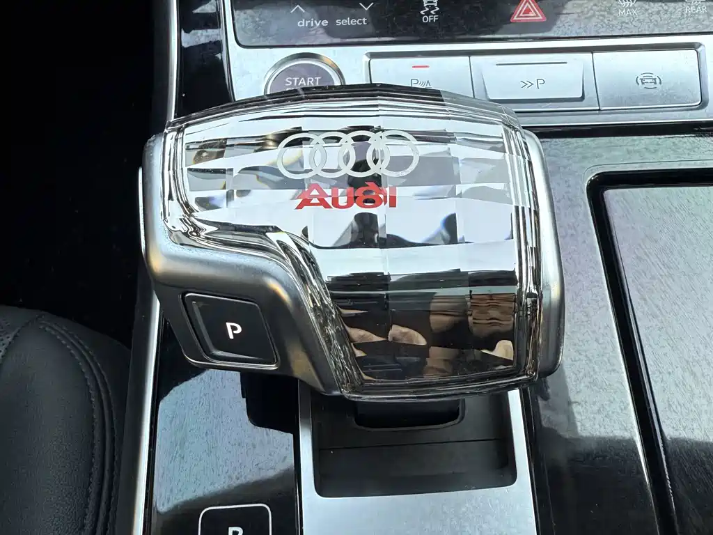 Audi Q7 2021 — фото 13