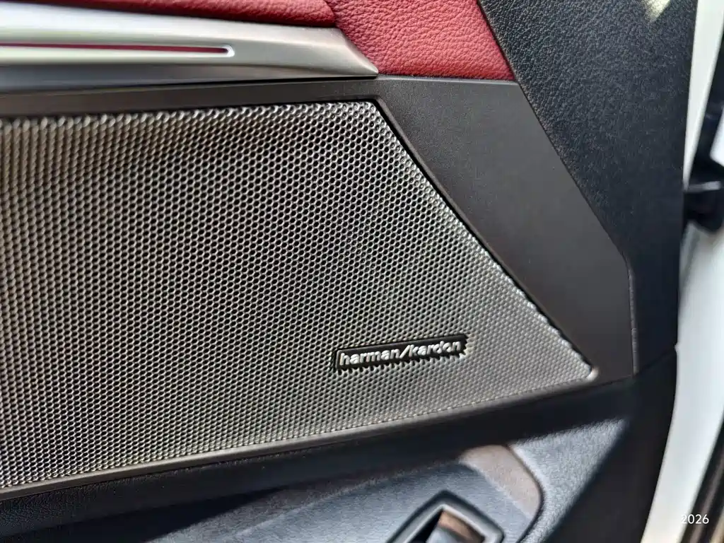 BMW 3 Series 2024 — фото 14