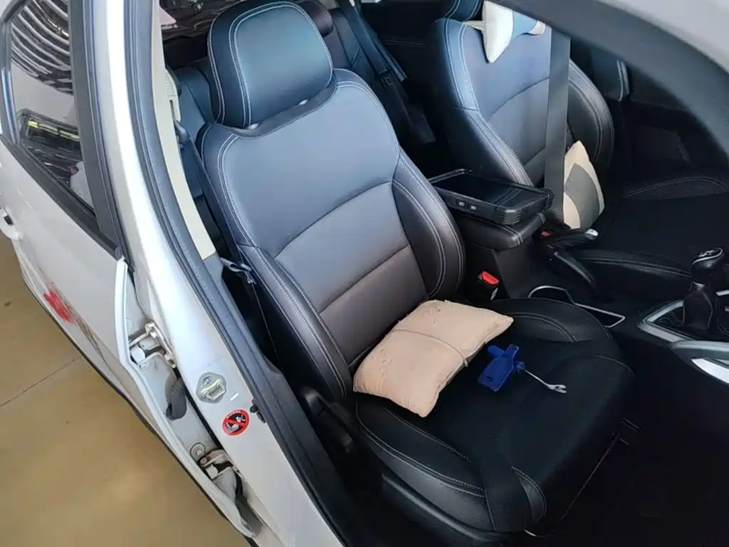 Geely Vision X3 2018 — фото 25
