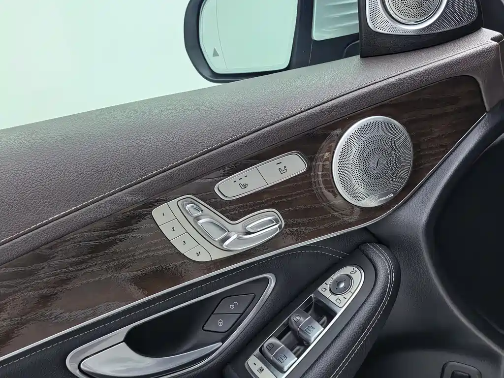 Mercedes-Benz GLC 2020 — фото 27