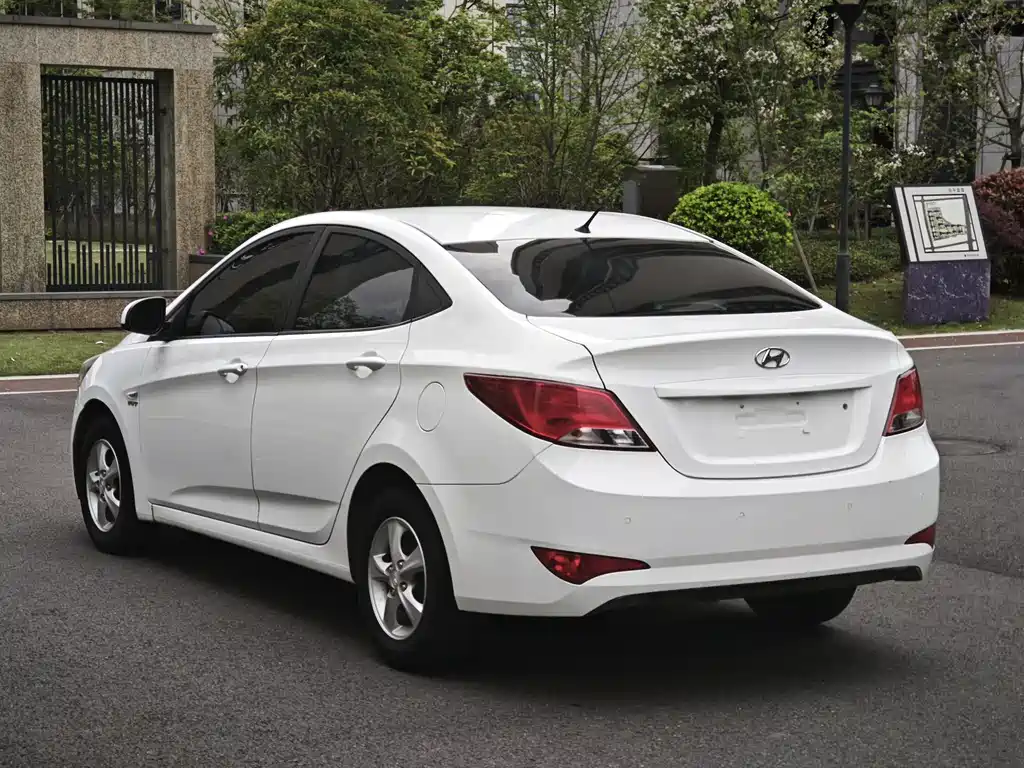 Hyundai Verna 2014 — фото 6