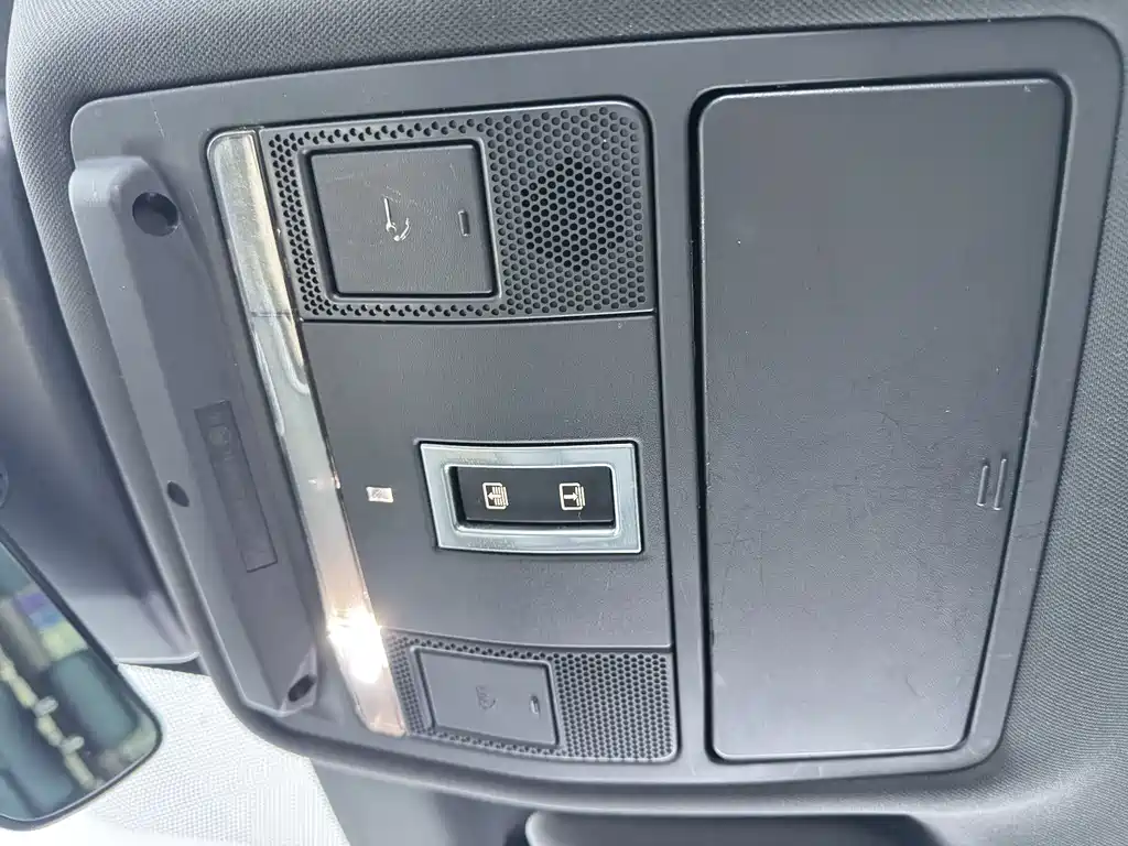 Land Rover Evoque 2021 — фото 15