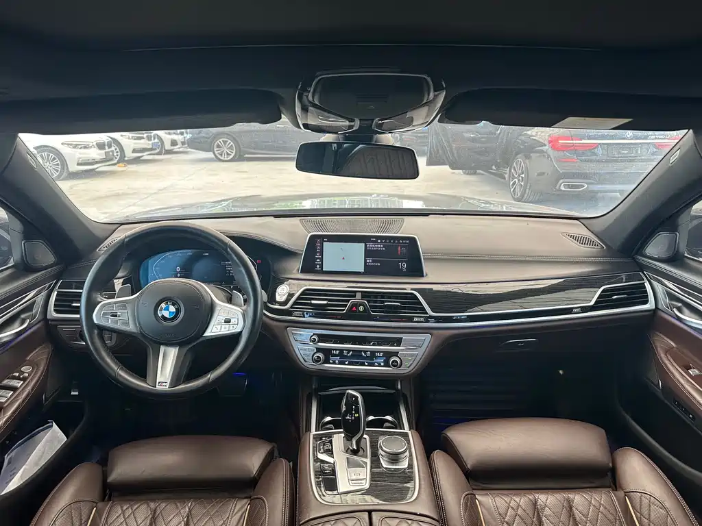 BMW 7 Series 2020 — фото 23