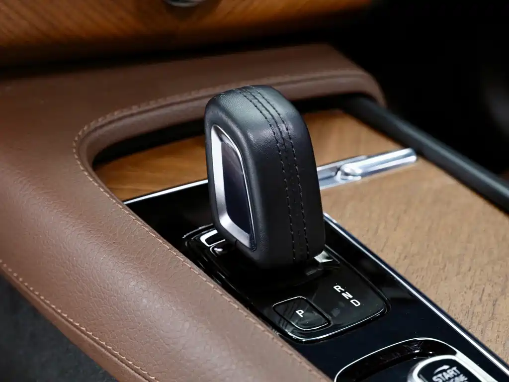Volvo XC90 2020 — фото 15