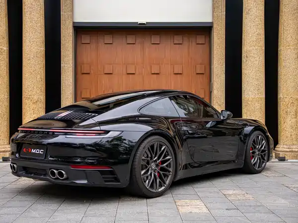 Porsche 911 2023