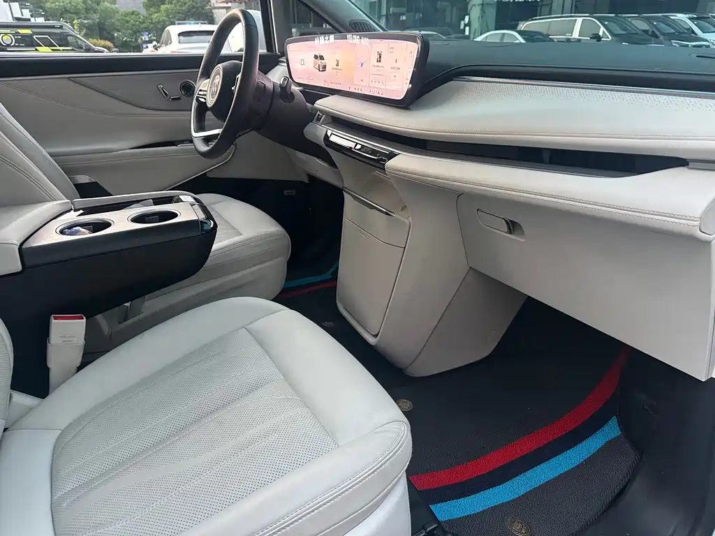 Buick GL8 Hybrid — фото 21