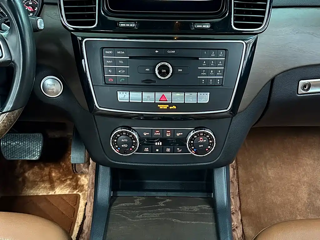 Mercedes-Benz GLS 2016 — фото 16