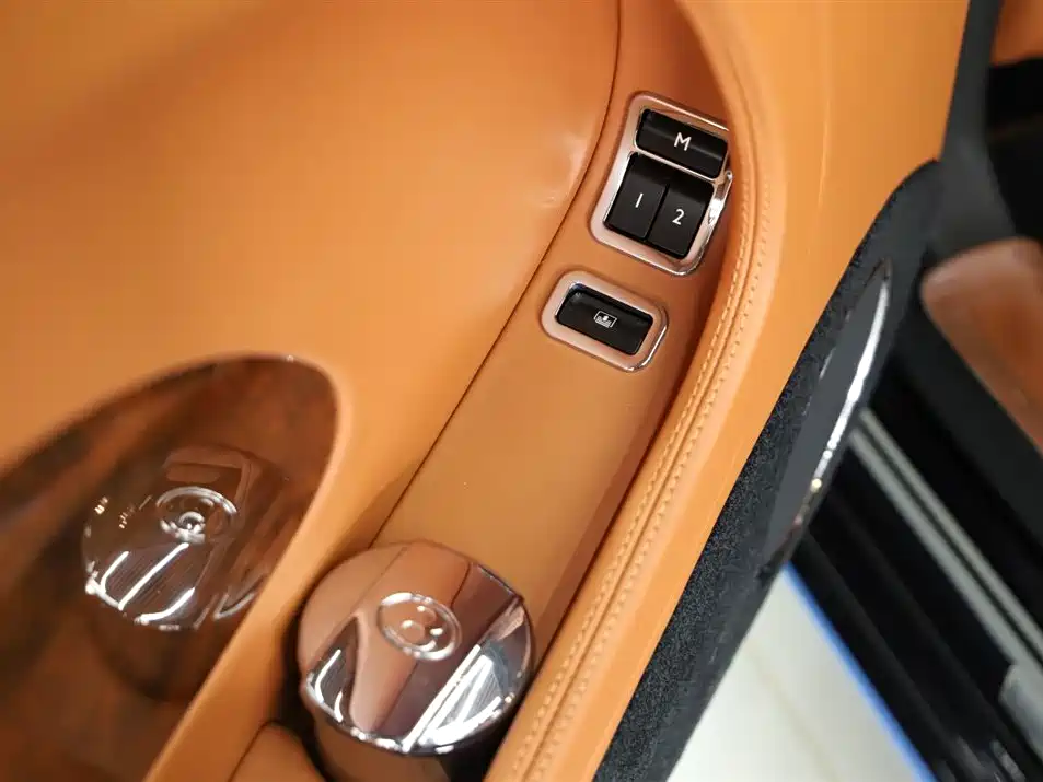 Bentley Mulsanne 2018 — фото 20