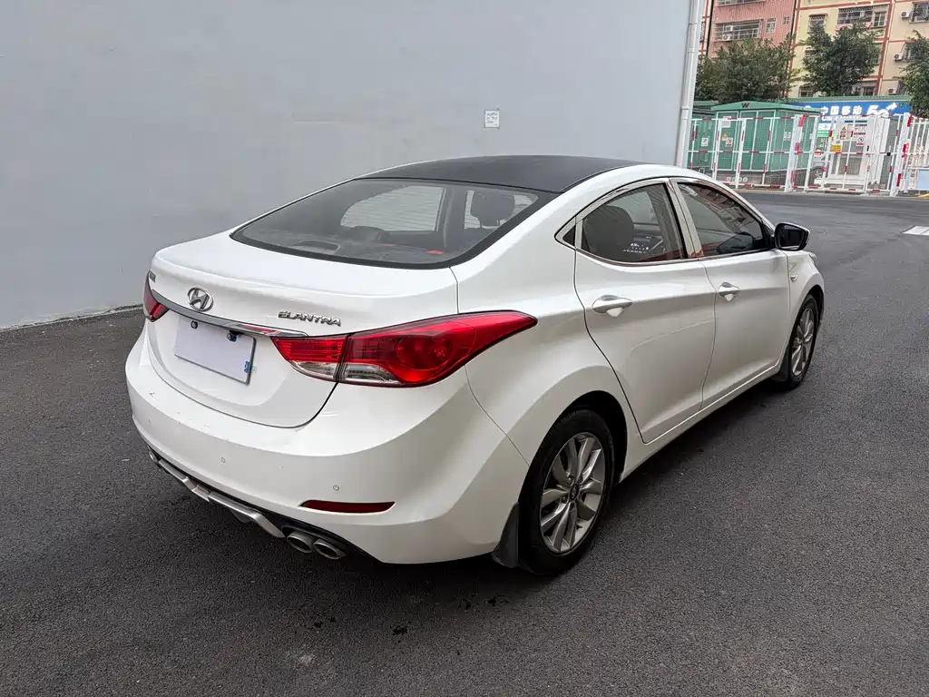 Hyundai Elantra Langdong 2015 — фото 10