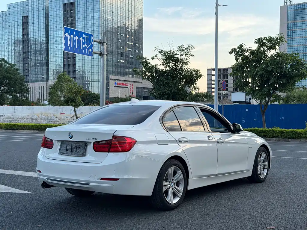 BMW 3 Series 2014 — фото 16