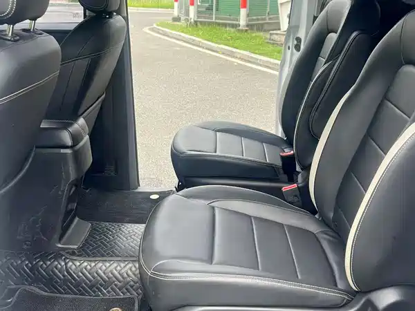 Wuling Journey 2021