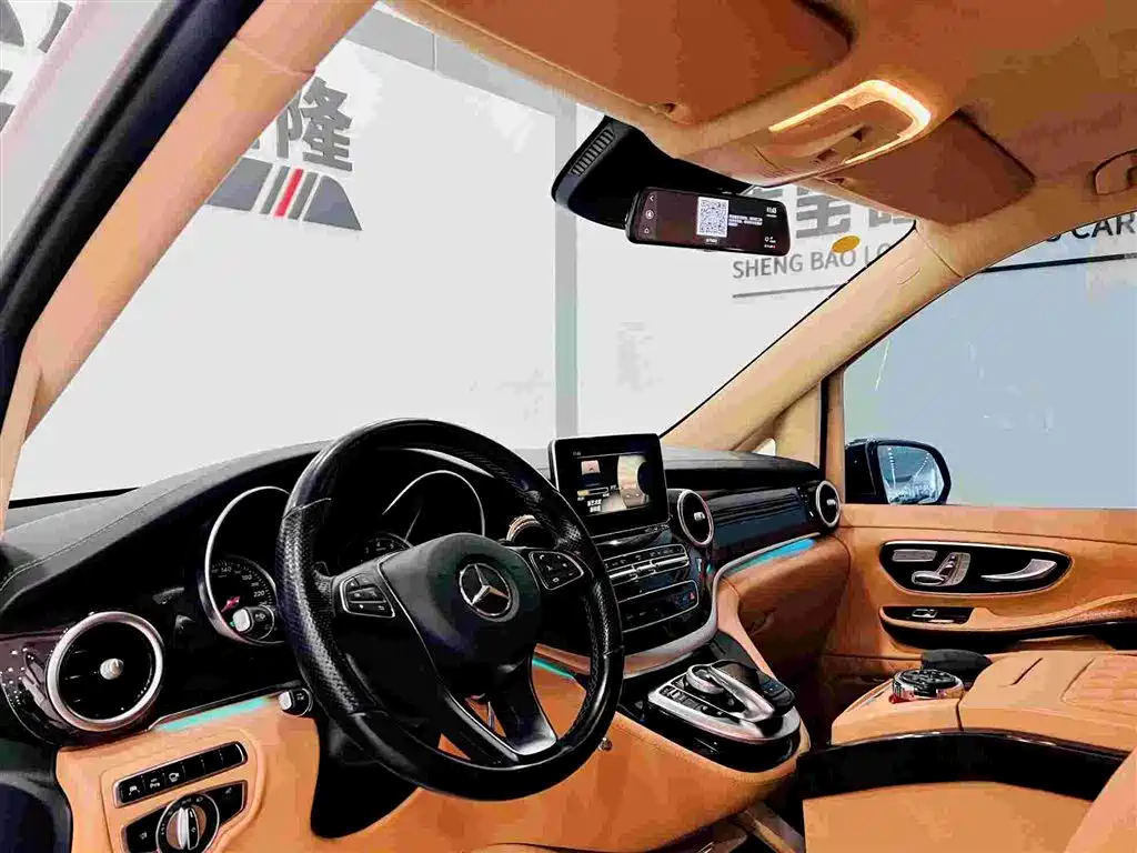 Mercedes-Benz V-Class 2020 — фото 7