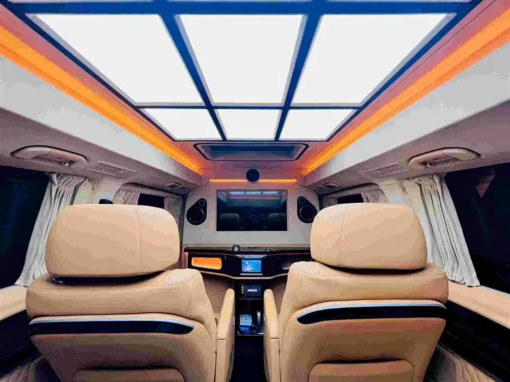 Mercedes-Benz V-Class 2020 — фото 18