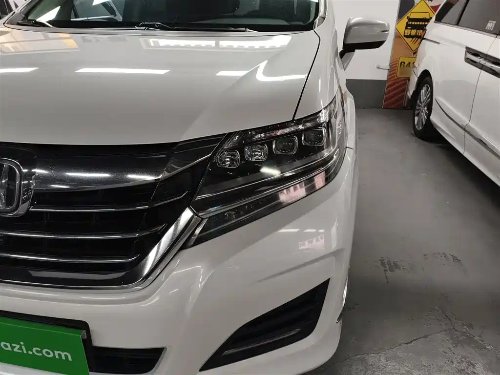Honda Elysion 2019 — фото 18