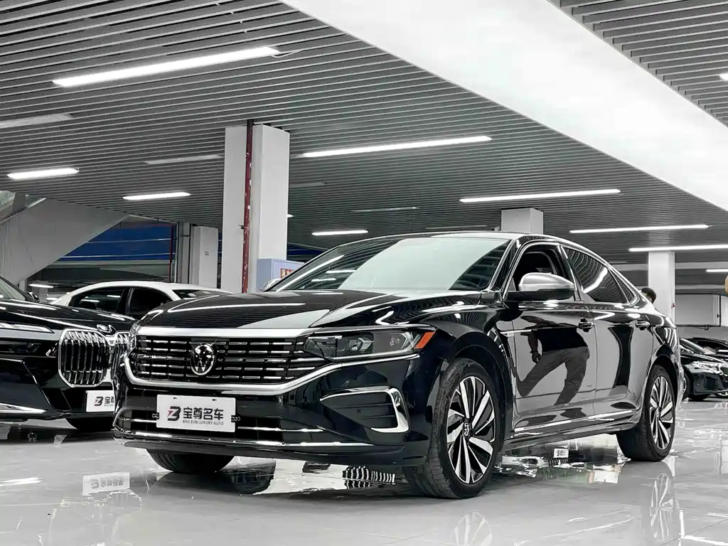 Volkswagen Passat 2024 — фото 1
