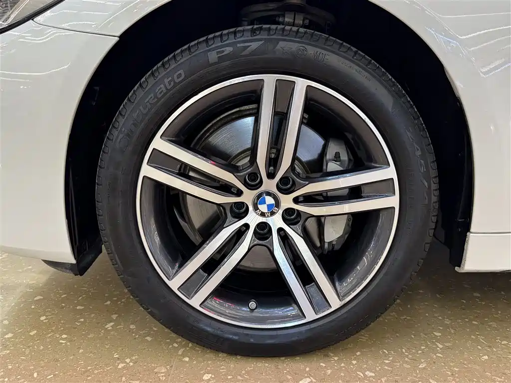 BMW 5 Series 2021 — фото 11