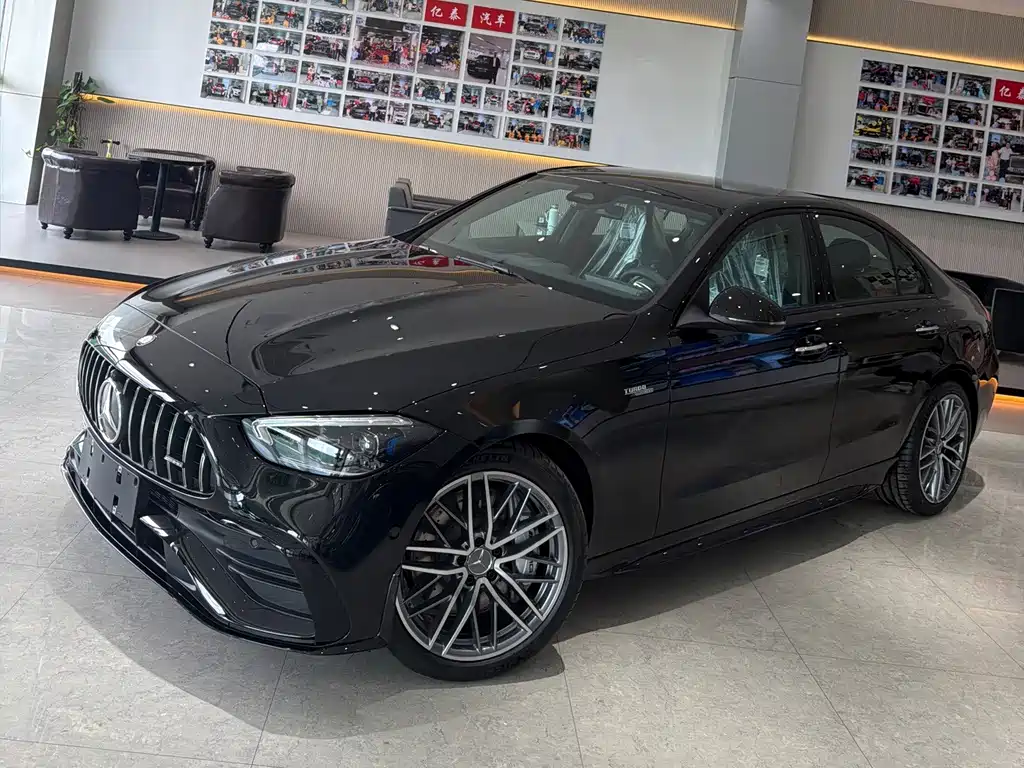 Mercedes-Benz C-Class AMG 2025 — фото 1