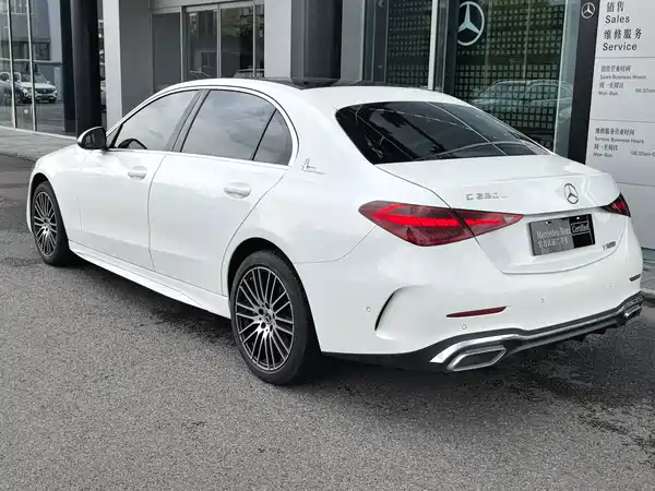 Mercedes-Benz C-Class 2024