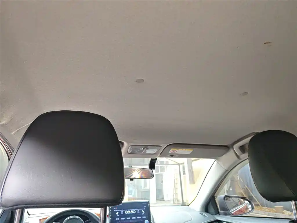 Toyota Yaris L 2020 — фото 11