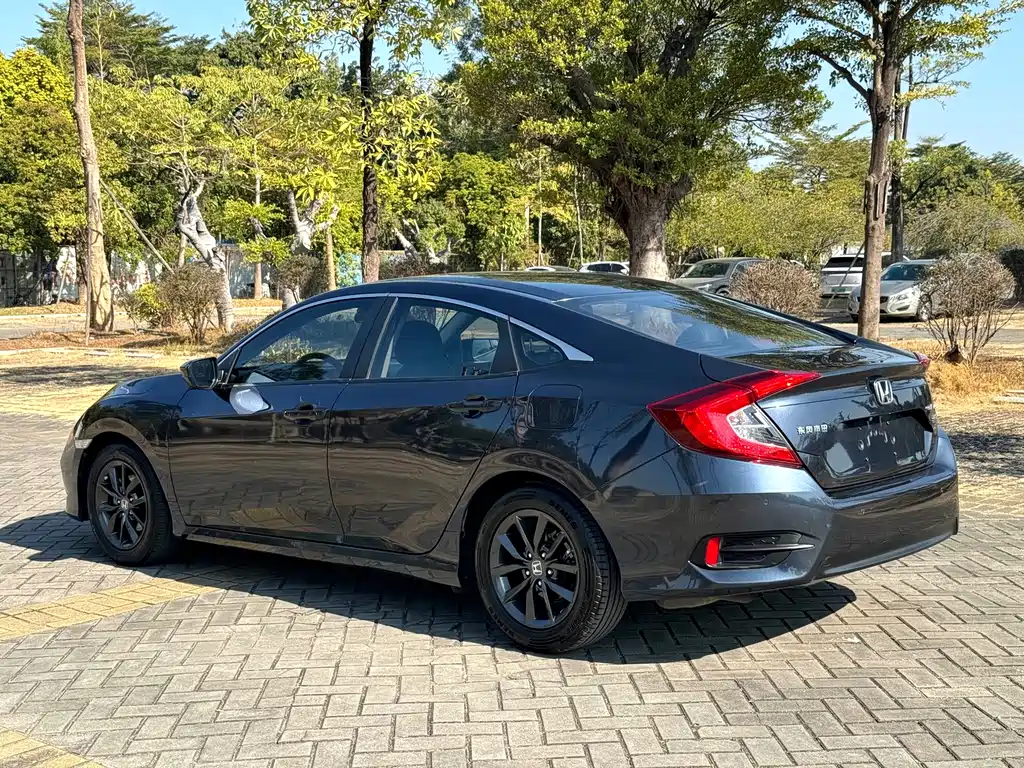 Honda Civic 2022 — фото 13