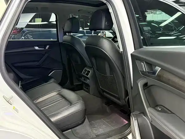 Audi Q5L 2020