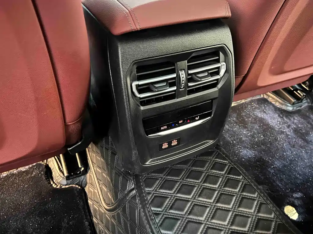 BMW 3 Series 2023 — фото 12