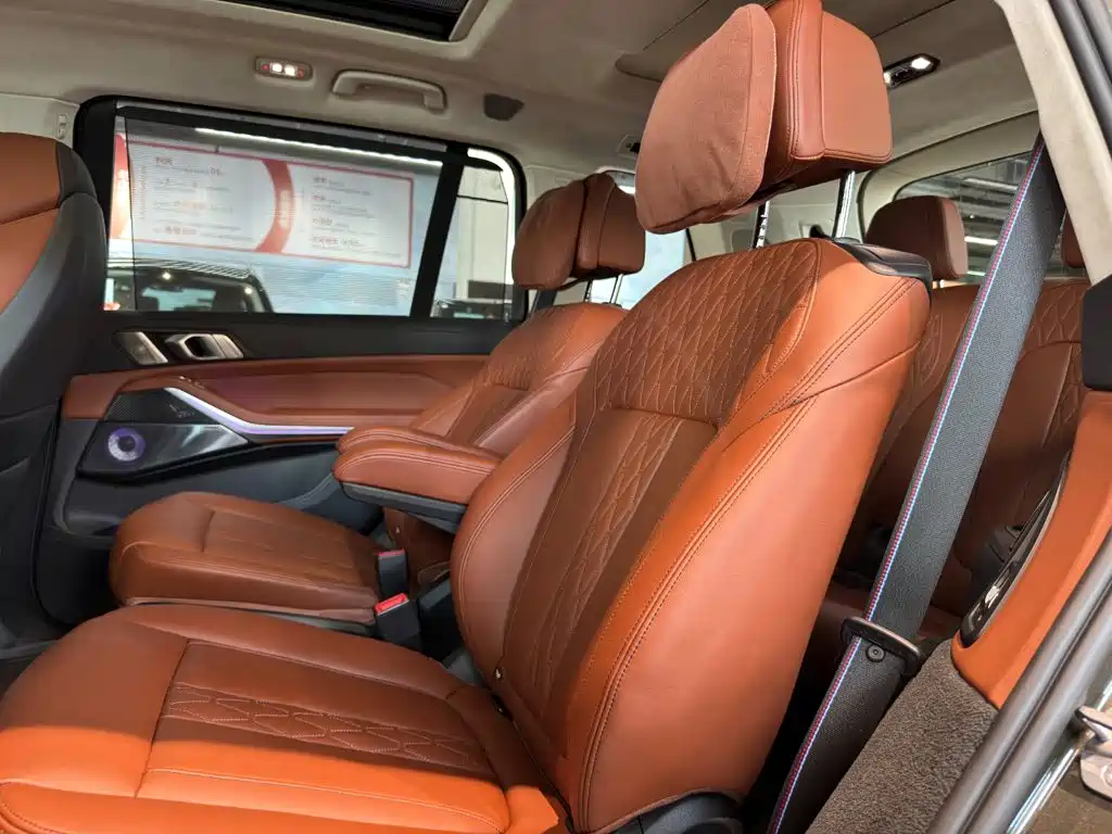 BMW X7 M60i 2023 — фото 20