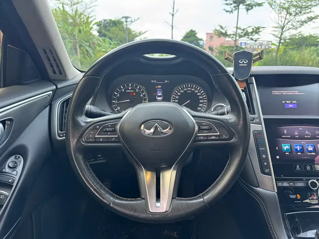 Infiniti Q50L 2018 — фото 11