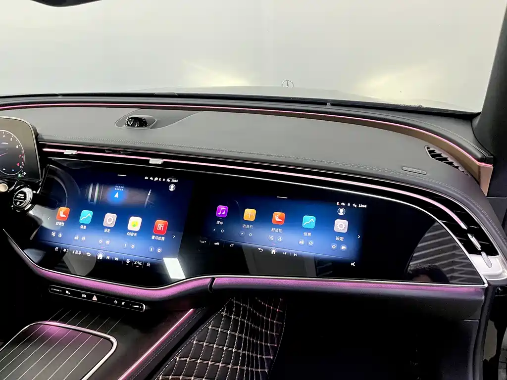 Mercedes-Benz E-Class 2025 — фото 12
